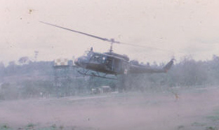 US DUSTOFF landing at Eagle Farm to meet the company 