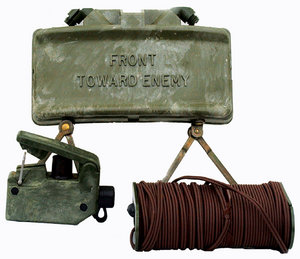 claymore AP mine, 2Pl like most ANZAC elements deployed up to six in a line connected to a single initiation point [internet]